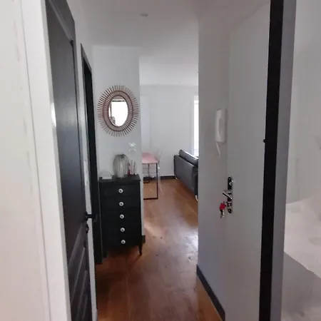 Le Cocon Citadin Atypique Et Son Patio Apartamento *