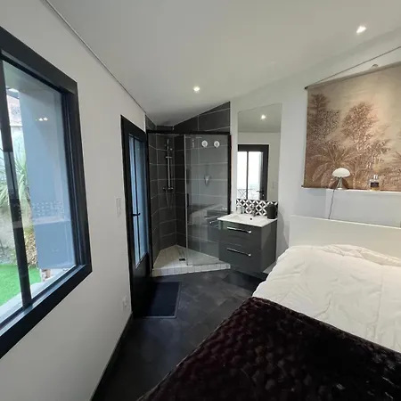 Le Cocon Citadin Atypique Et Son Patio アパート